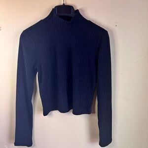 Aritzia Wilfred‎ Free Womens Black Cropped Mock Neck Ribbed Top Size Medium Goth